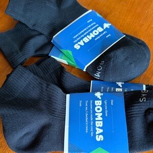 Bombas Modern Rib Black Quarter Socks Four (4) Pack